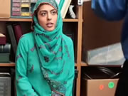 Arabisches Mädchen im Büro gefickt